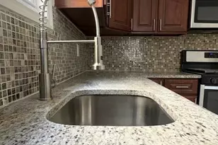 132 Bayview Ave, Jersey City, NJ 07305 - Photo 5