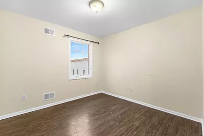 12 Liberty Ct, Secaucus, NJ 07094 - Photo 23