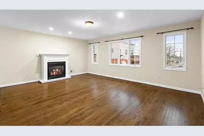 12 Liberty Ct, Secaucus, NJ 07094 - Photo 9