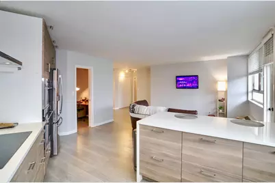 100 Manhattan Ave #402, Union City, NJ 07087 - Photo 3