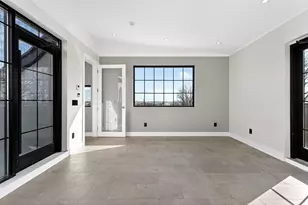 31 Bayview Ave, Jersey City, NJ 07305 - Photo 11