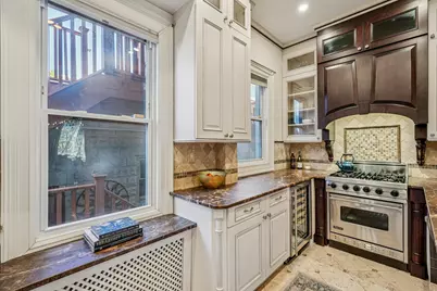 274 4th St, Jersey City, NJ 07302 - Photo 9