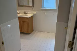 380 Ocean Ave, Jersey City, NJ 07305 - Photo 11