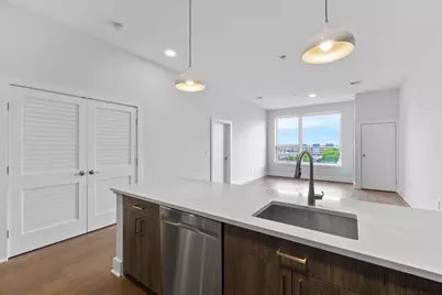 250 Avenue E #202, Bayonne, NJ 07002 - Photo 13