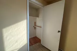 90 Roosevelt Ave, Jersey City, NJ 07304 - Photo 5