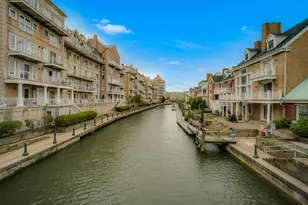 205 Shearwater Ct W, Jersey City, NJ 07305 - Photo 13