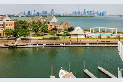 100 Shearwater Ct East #31, Jersey City, NJ 07305 - Photo 19