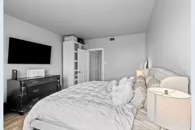 100 Shearwater Ct East #31, Jersey City, NJ 07305 - Photo 13
