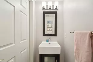 428 Newburgh Ct, West New York, NJ 07093 - Photo 13