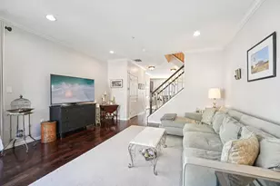 428 Newburgh Ct, West New York, NJ 07093 - Photo 1