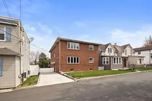 184 Central Ln, Secaucus, NJ 07094 - Photo 17