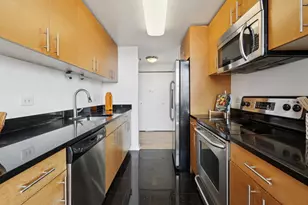 102 Christopher Columbus Dr, Jersey City, NJ 07302 - Photo 11