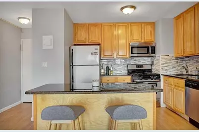 135 Montgomery St #8E, Jersey City, NJ 07302 - Photo 11
