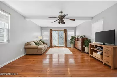 28 Willow St, Bayonne, NJ 07002 - Photo 9