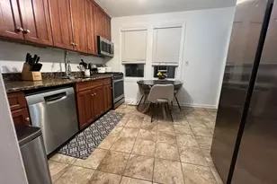 11 Beverly Pl, Edgewater, NJ 07020 - Photo 7