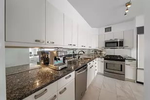 6 Horizon Rd, Fort Lee, NJ 07024 - Photo 3