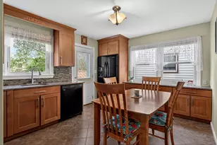 364 Ave E, Bayonne, NJ 07002 - Photo 7