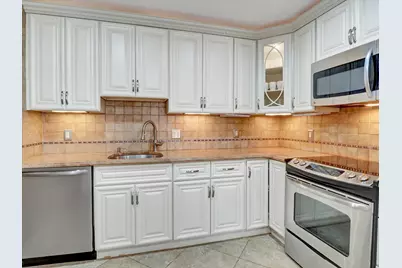 208 Shearwater Ct West #45, Jersey City, NJ 07305 - Photo 17