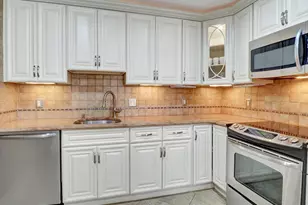 208 Shearwater Ct W, Jersey City, NJ 07305 - Photo 17