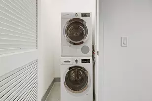 75 Park Ln S, Jersey City, NJ 07310 - Photo 15