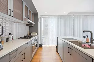 2 Shore Ln, Jersey City, NJ 07302 - Photo 9