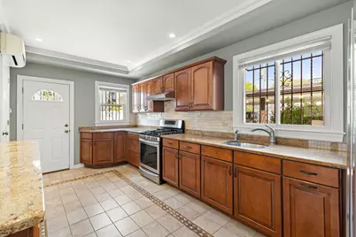 35 Elizabeth St, Jersey City, NJ 07306 - Photo 5