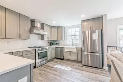 980 Schopman Dr, Secaucus, NJ 07094 - Photo 3