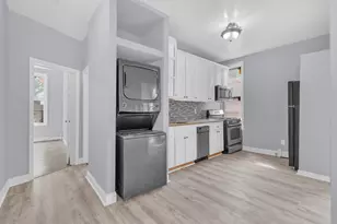 149 Bowers St, Jersey City, NJ 07307 - Photo 3