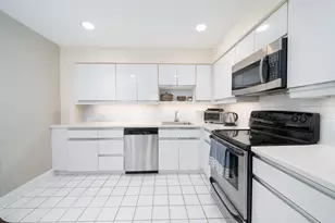 101 Shearwater Ct E, Jersey City, NJ 07305 - Photo 9