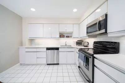 101 Shearwater Ct East #47, Jersey City, NJ 07305 - Photo 7
