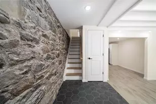 155 Van Horne St, Jersey City, NJ 07304 - Photo 17