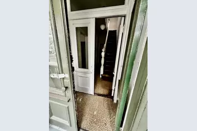 261 Bowers St, Jersey City, NJ 07307 - Photo 5