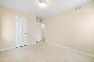 36 Crossgate Rd, Jersey City, NJ 07305 - Photo 13