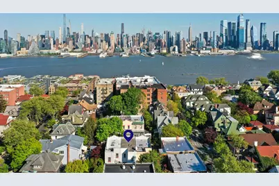 7 Burr Pl, Weehawken, NJ 07086 - Photo 33