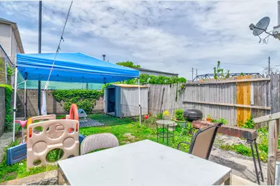 77 Wallis Ave, Jersey City, NJ 07306 - Photo 17