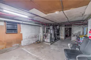 77 Wallis Ave, Jersey City, NJ 07306 - Photo 21