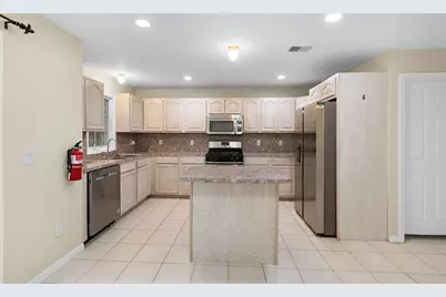 12 Liberty Ct, Secaucus, NJ 07094 - Photo 15