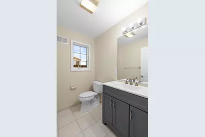 12 Liberty Ct, Secaucus, NJ 07094 - Photo 11