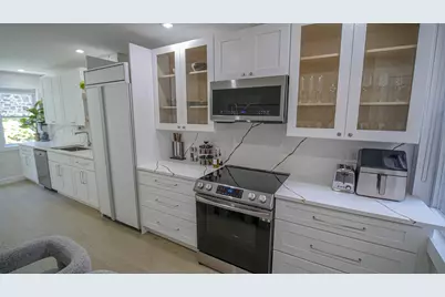 268 Old River Rd #2A, Edgewater, NJ 07020 - Photo 3
