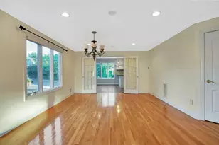 5 Hops Commons Ct, Secaucus, NJ 07094 - Photo 7