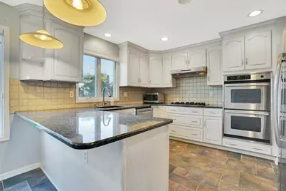 5 Hops Commons Ct #5, Secaucus, NJ 07094 - Photo 9