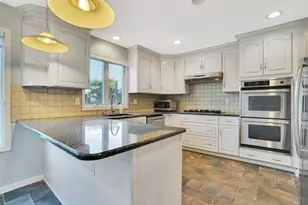5 Hops Commons Ct, Secaucus, NJ 07094 - Photo 9