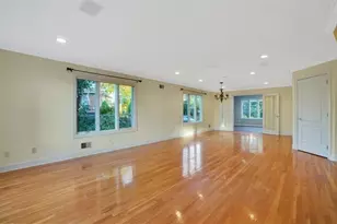 5 Hops Commons Ct, Secaucus, NJ 07094 - Photo 3
