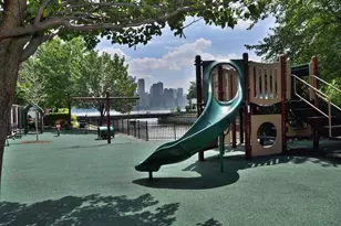 453 Albany Ct, West New York, NJ 07093 - Photo 23