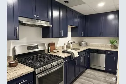 227 Christopher Columbus Dr #202, Jersey City, NJ 07302 - Photo 7