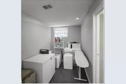48 Danforth Ave, Jersey City, NJ 07305 - Photo 17