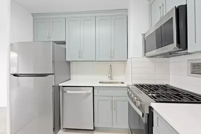 135 Montgomery St #6, Jersey City, NJ 07302 - Photo 3