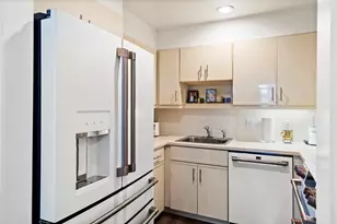 208 Shearwater Ct W, Jersey City, NJ 07305 - Photo 13