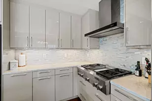 150 Henley Pl, Weehawken, NJ 07086 - Photo 3