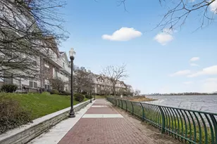 92 Lyon Ct, Jersey City, NJ 07305 - Photo 15